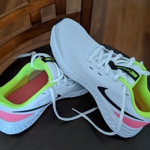 Women Nike Revolution 5 👟👟👟